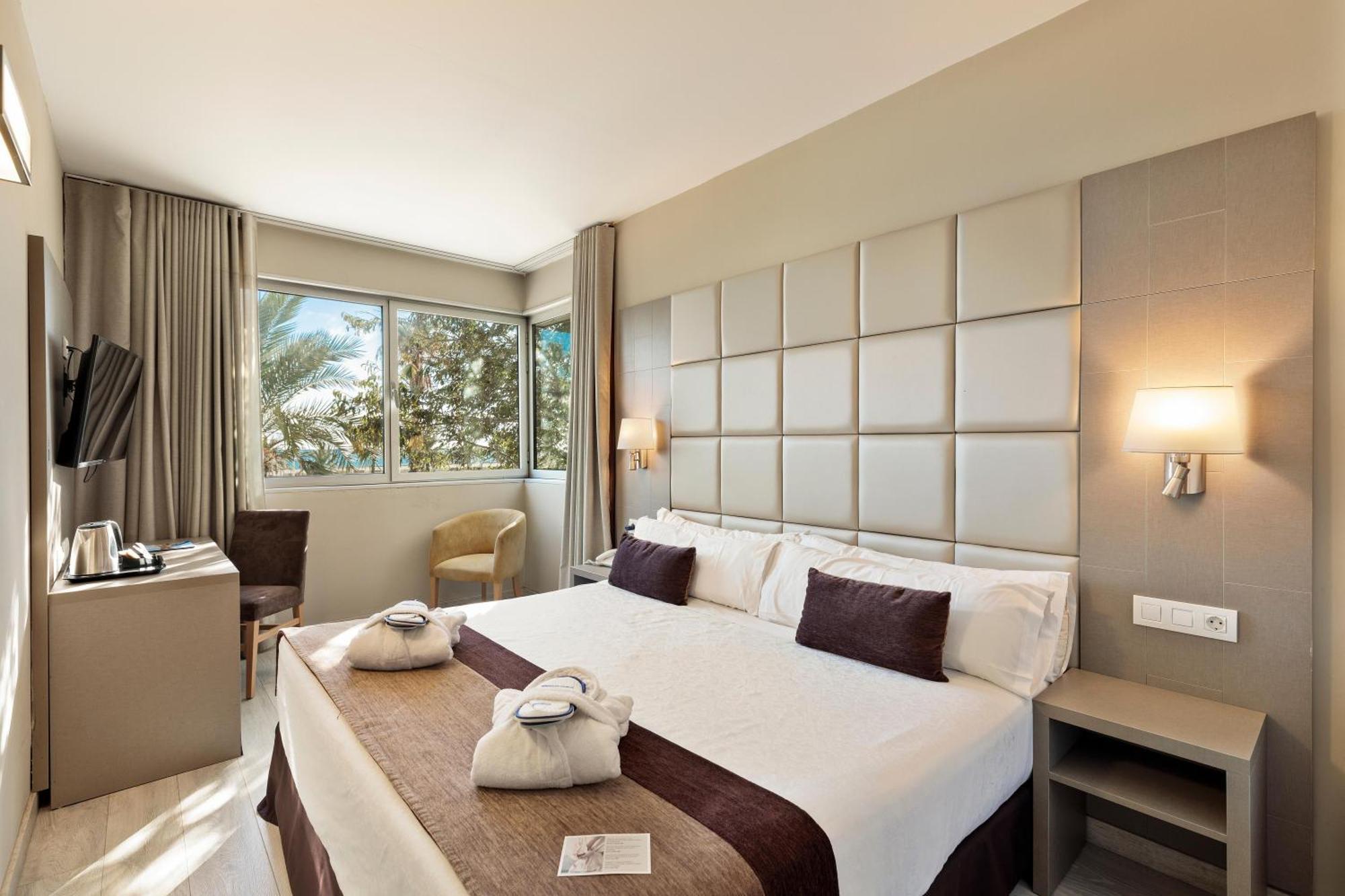 Front Maritim Hotel 4*